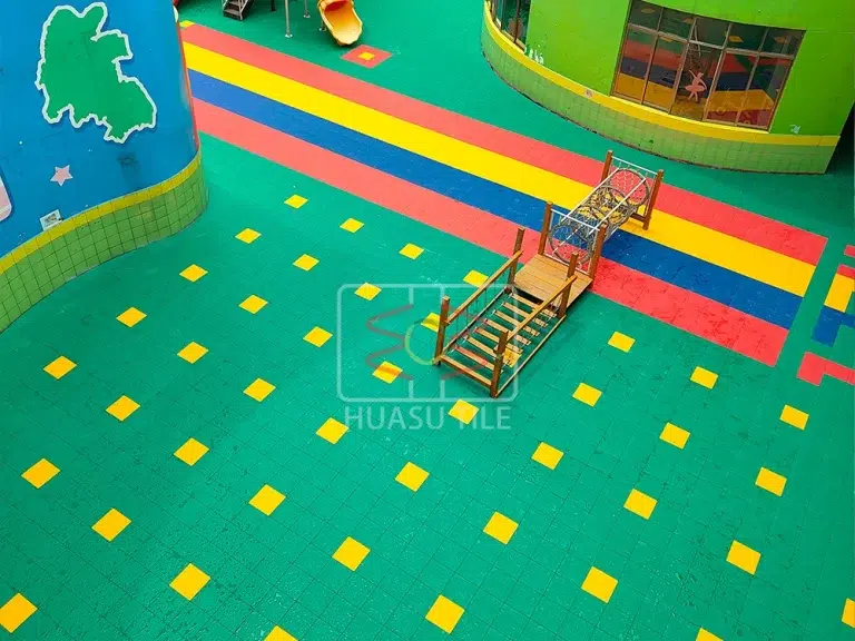 Interlocking Playground Tiles00_1000x750